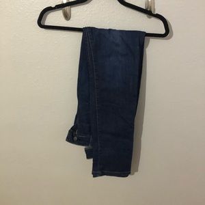 Dark wash skinny jean